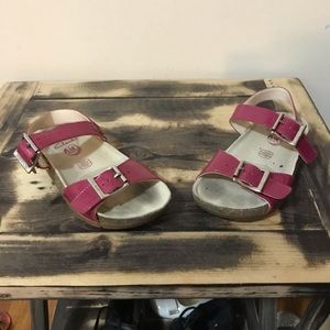 clarks flip flops kids pink